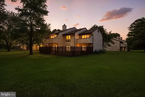 9 E Daisy Ln # A, Mount Laurel, NJ 08054