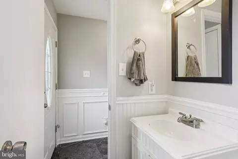 Entry Way - 2102 Elberta Ln, Marlton, NJ 08053 photo 6 of 6