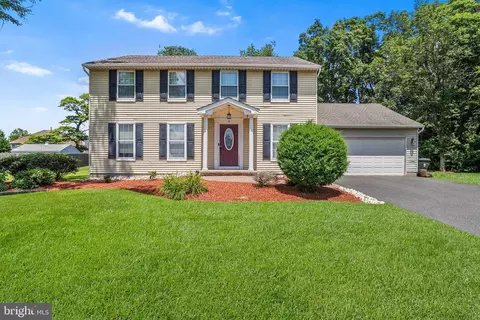 14 Ross Rd, Burlington, NJ 08016