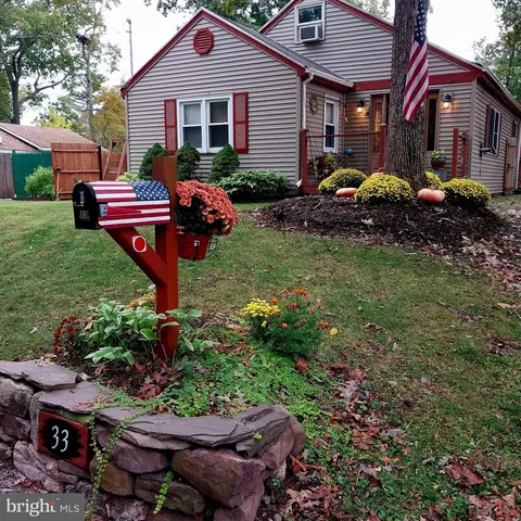 33 Teaberry St, Browns Mills, NJ 08015