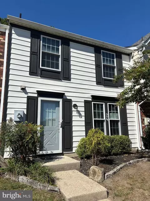24 Dorchester Cir, Marlton, NJ 08053