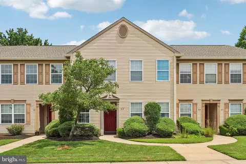 21 Foxglove Dr, Delran, NJ 08075