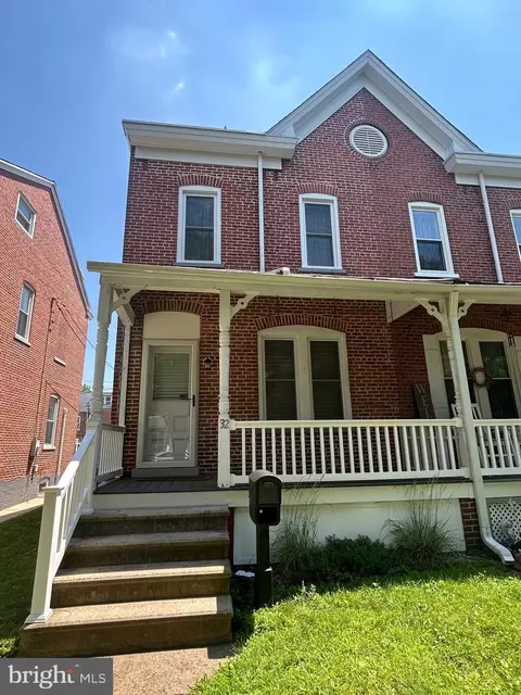 32 3rd Ave, Roebling, NJ 08554