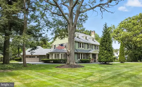 1105 Golf Rd, Cinnaminson, NJ 08077