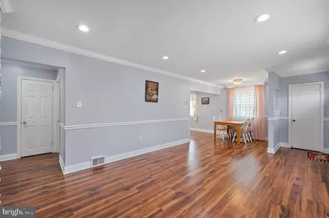 Entry Way - 108 E Franklin Ave, Beverly, NJ 08010 photo 1 of 5