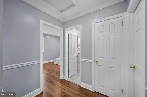 Entry Way - 108 E Franklin Ave, Beverly, NJ 08010 photo 2 of 5