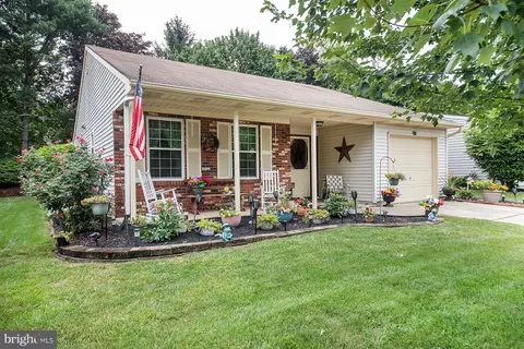 123 Chestnut Hill Ln, Columbus, NJ 08022