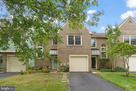 12 Dorset Dr, Medford, NJ 08055