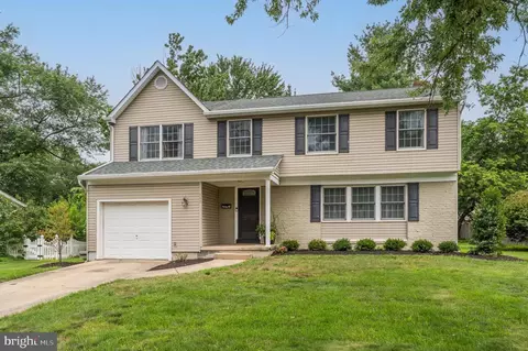 115 Old Colony Ln, Marlton, NJ 08053