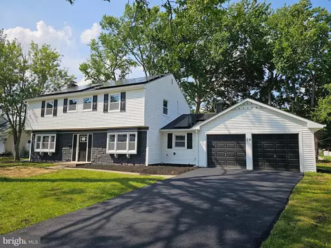 38 Edison Ln, Willingboro, NJ 08046