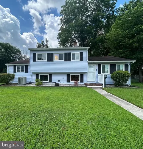 318 University Ave, Pemberton, NJ 08068
