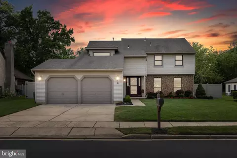 4 Meadowrue Dr, Mount Laurel, NJ 08054