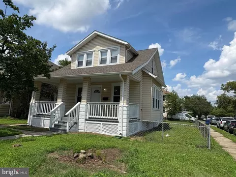 537 Bridgeboro St, Riverside, NJ 08075