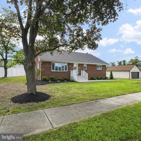 5 Yubas Ave, Burlington, NJ 08016