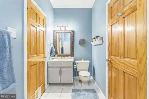 Entry Way - 12 Summit Ct, Marlton, NJ 08053 photo 5 of 5