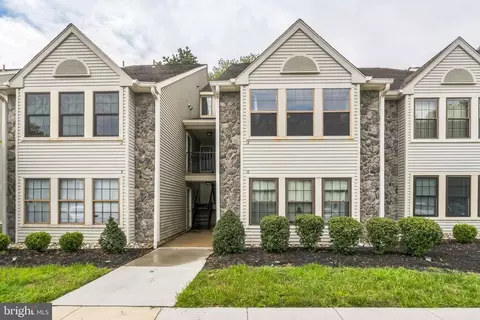 12 Summit Ct, Marlton, NJ 08053