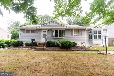 505 Jefferson St, Riverside, NJ 08075