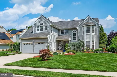 7 Edinburgh Ln, Mount Laurel, NJ 08054