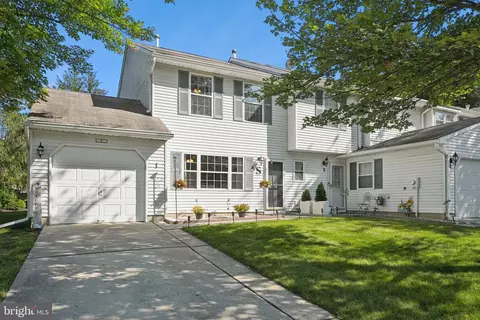 1 Winchester Ct, Bordentown, NJ 08505