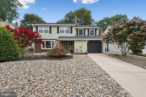 10 Pleasant View Ter, Marlton, NJ 08053