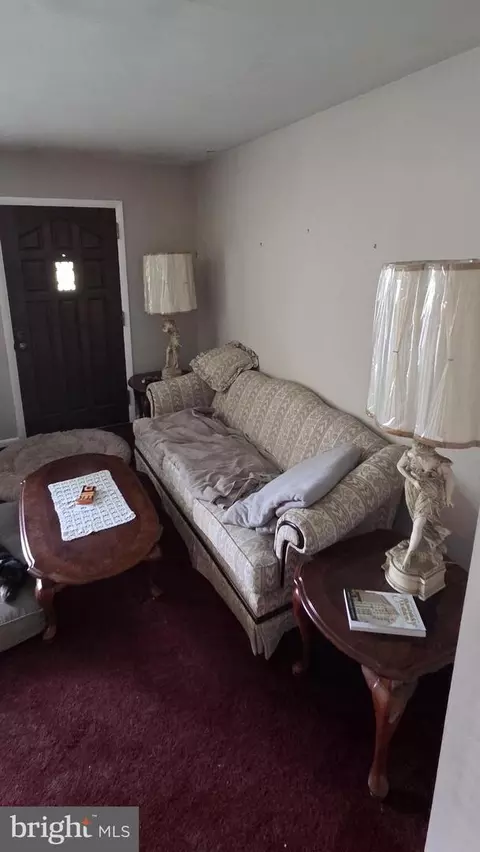 Entry Way - 8 Edwards Ave, Delanco, NJ 08075 photo 2 of 4