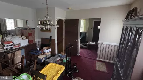 Entry Way - 8 Edwards Ave, Delanco, NJ 08075 photo 1 of 4