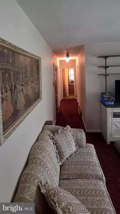 Entry Way - 8 Edwards Ave, Delanco, NJ 08075 photo 3 of 4