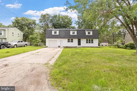 22 Tecumseh Trl, Browns Mills, NJ 08015