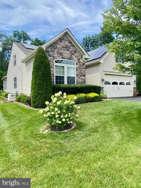 10 Applegate Dr, Florence, NJ 08518 photo 2