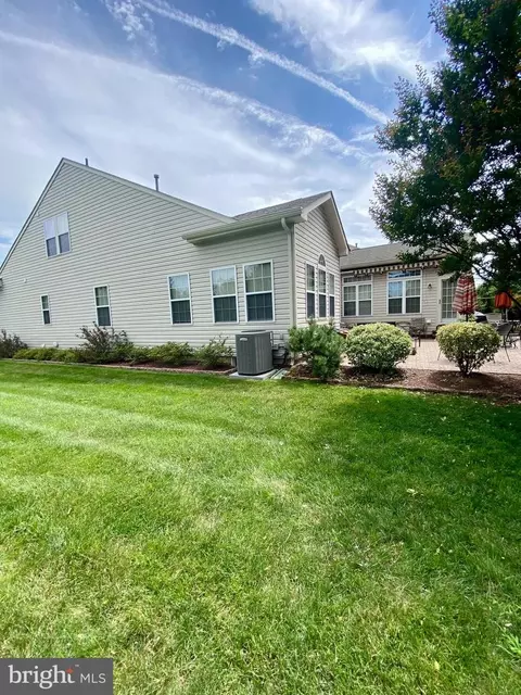 10 Applegate Dr, Florence, NJ 08518 photo 4
