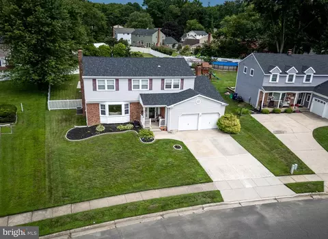 213 Saint David Dr, Mount Laurel, NJ 08054
