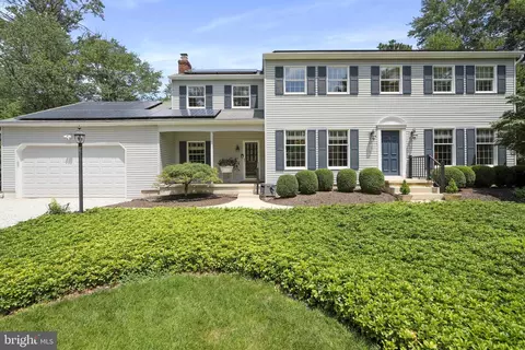 12 Nottingham Dr, Medford, NJ 08055