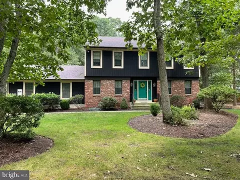 4 Grand Coach Ct, Medford, NJ 08055