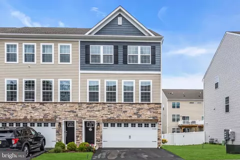 482 Monte Farm Rd, Mount Laurel, NJ 08054