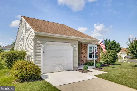 29 Bastian Dr, Mount Laurel, NJ 08054