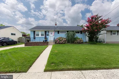 905 Park Ave, Palmyra, NJ 08065