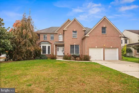 1 Gardengate Ct, Columbus, NJ 08022