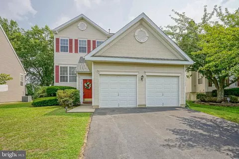 120 Arrowhead Dr, Burlington, NJ 08016