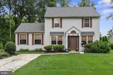 257 Ramblewood Pkwy, Mount Laurel, NJ 08054