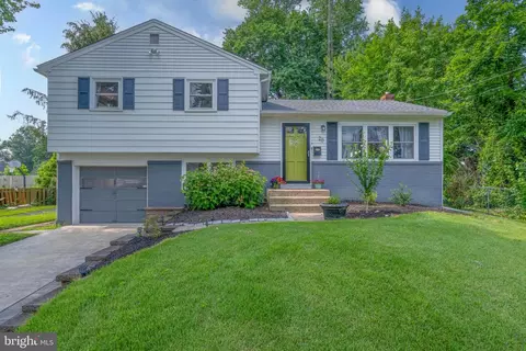 20 Randolph Dr, Mount Holly, NJ 08060