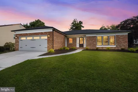 10 Warwick Ct, Mount Laurel, NJ 08054