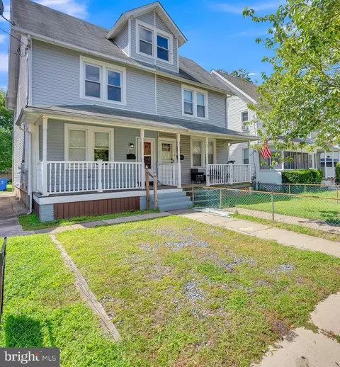 114 Delaware Ave, Riverside, NJ 08075