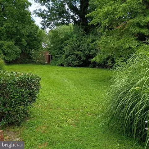 Exterior - 103 Main St, Riverton, NJ 08077 photo 7 of 11
