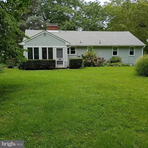 Exterior - 103 Main St, Riverton, NJ 08077 photo 8 of 11