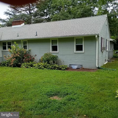 Exterior - 103 Main St, Riverton, NJ 08077 photo 10 of 11