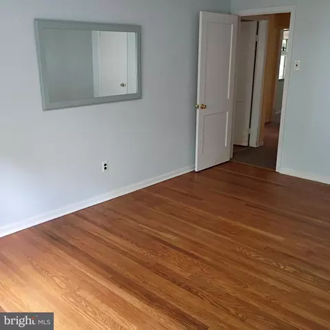 Bedroom - 103 Main St, Riverton, NJ 08077 photo 4 of 6