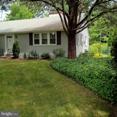 Exterior - 103 Main St, Riverton, NJ 08077 photo 4 of 11