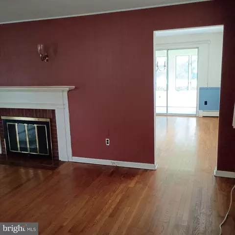 Living - 103 Main St, Riverton, NJ 08077 photo 5 of 5