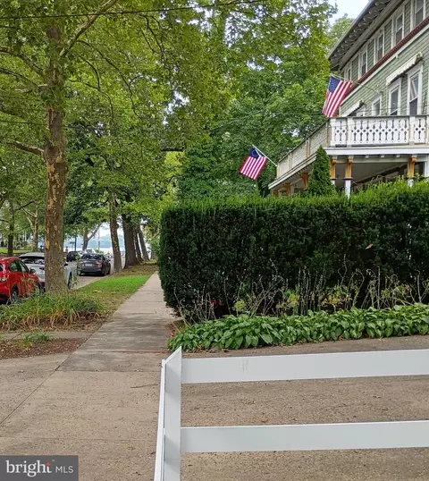 Exterior - 103 Main St, Riverton, NJ 08077 photo 3 of 11