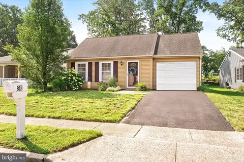 36 Saint Davids Pl, Southampton, NJ 08088